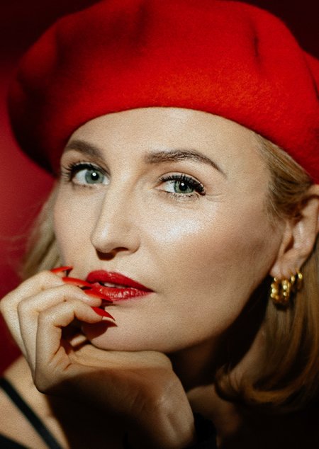 RENI JUSIS - Je suis Reni. Piosenka francuska